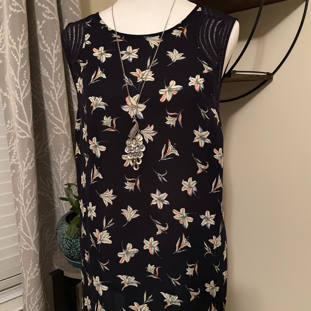 Sleeveless Blouse XL - Excellent Condition